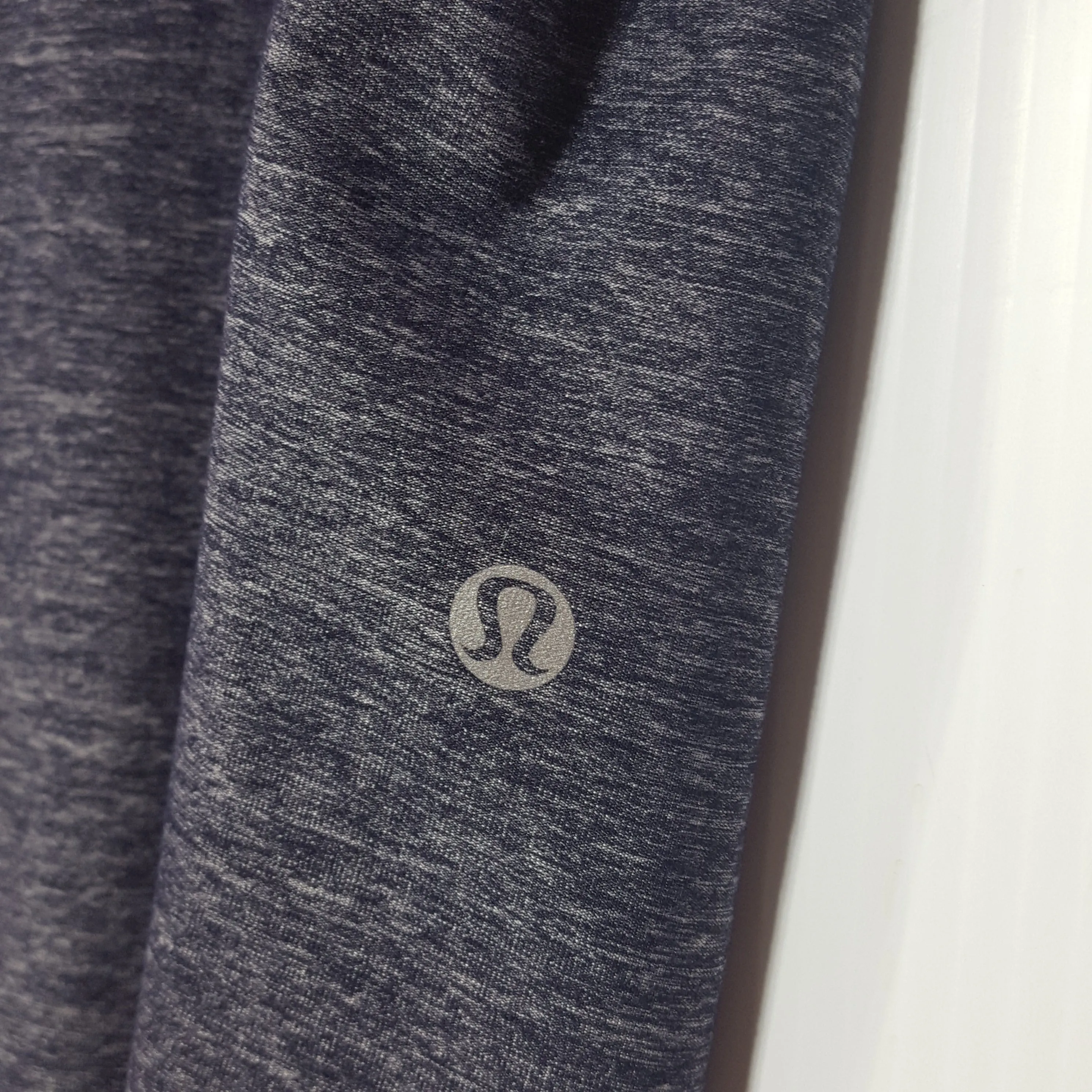 Lululemon Womens Yoga Shorts - Size 6 - Pre-owned - VXZPD4